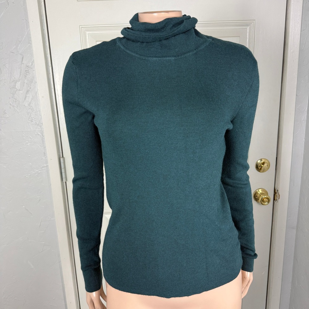 NEW Tahari Women's Sweater Small Turtle neck Long Sleeve Knit Rayon Nordstrom H7